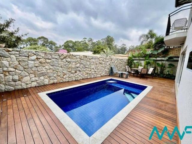 Alphaville 4 — Casa Reformada com Piscina, Sauna e Espaço Gourmet