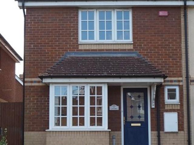 Alphin Brook, Didcot, OX11 2 bed terraced house to rent £1,400 pcm £323 pw