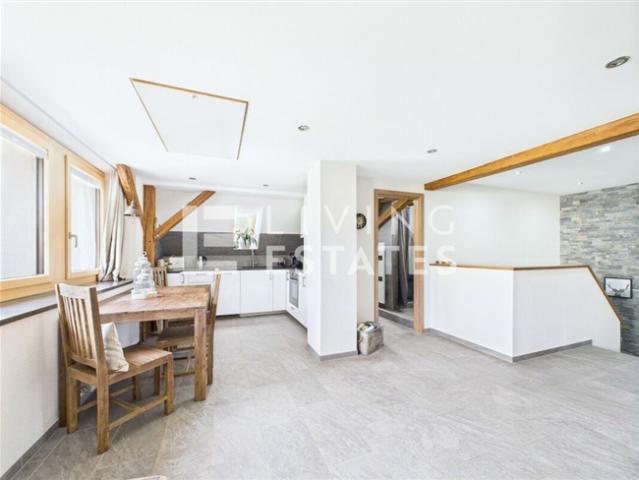 ALPINE CHIC. TOPMODERN. VIEL PLATZ