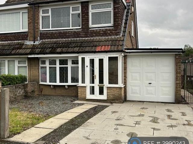 Alpine Drive, Leigh, WN7 3 bed semi detached house to rent £1,090 pcm £252 pw