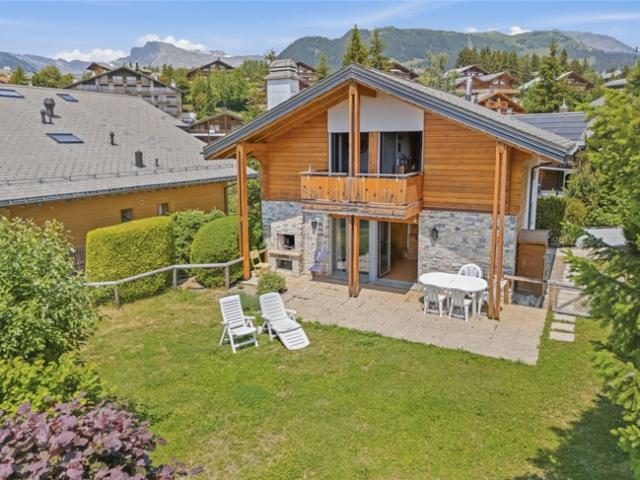 Alpine Eleganz in der Nähe des Golfplatzes