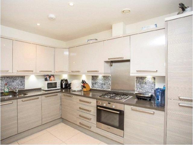 Alpine Road, London NW9 2 bed apartment to rent £2,150 pcm £496 pw