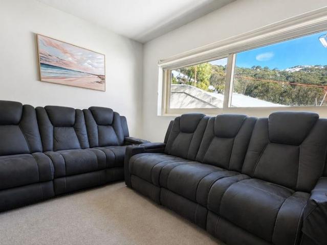 Alpine View Apartment 3 – Ski In, Ski Out Convenience