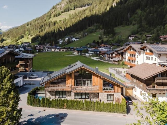 Alpines Design Retreat im Salzburger Land. Architektur, Natur und Gastfreundschaft in vollendeter Harmonie