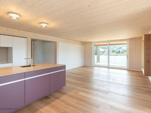 Alpines Panorama trifft auf gehobenen Wohnkomfort