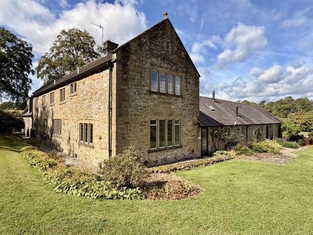 Alport, Bakewell, Derbyshire 5 bed manor house to rent £2,750 pcm £635 pw