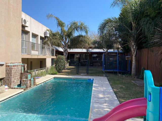 ALQUIL ER CASA PREMIUM EN LA RESERVA