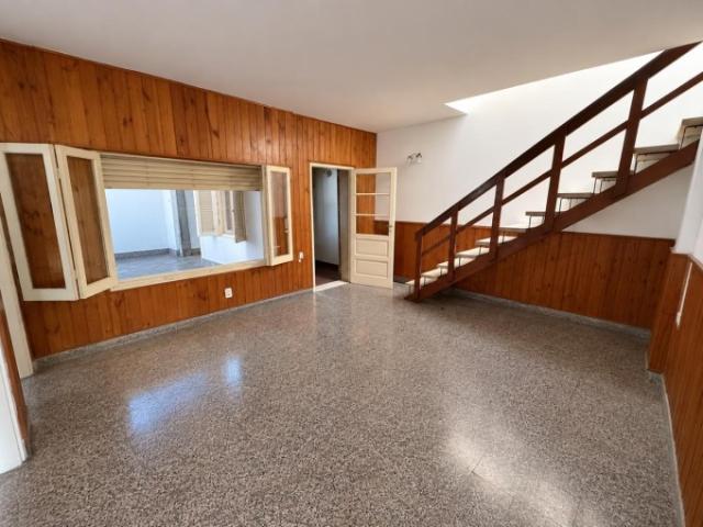 ALQUILA casa ubicada en Mitre y Alvarez