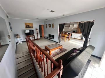 ALQUILA casa ubicada en Roca 423