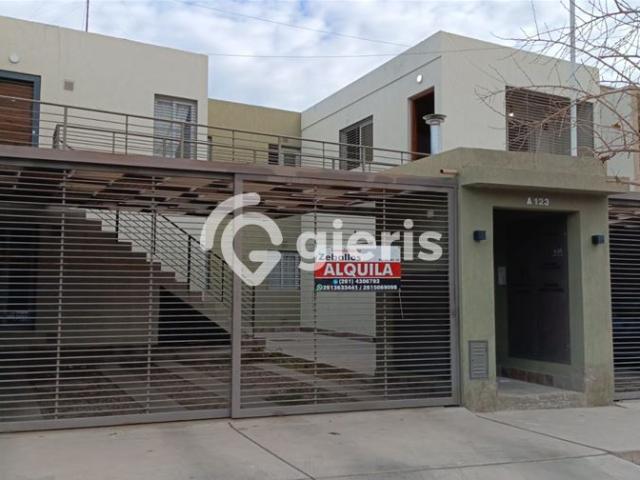 Alquila departamento planta alta, 2 dormitorio, Guaymallén