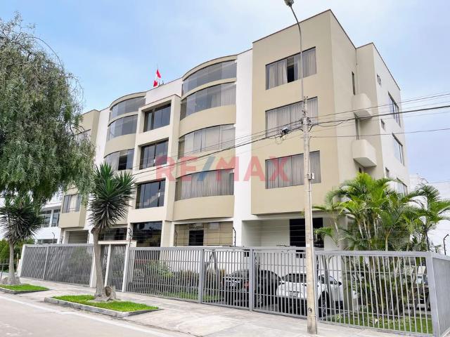 Alquila En Exclusiva Urb. De San Borja!. Estupendo Departamento Techo Alto De 125M2 En 4To Piso