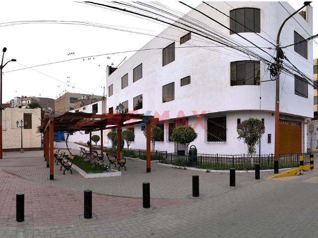 ¡Alquila Tu Espacio Privado Frente Al Parque De Los Novios! Habitación Con Baño Propio En Pro Los Olivos | S/ 420