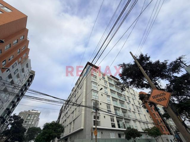 ¡Alquila Tu Próximo Hogar Amobladoen El Corazón De Miraflores!