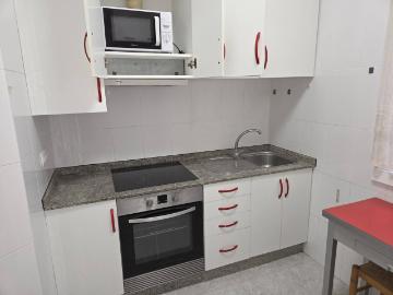 Alquilase piso zona Mallos
