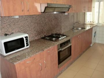 Alquilase piso zona calle Barcelona
