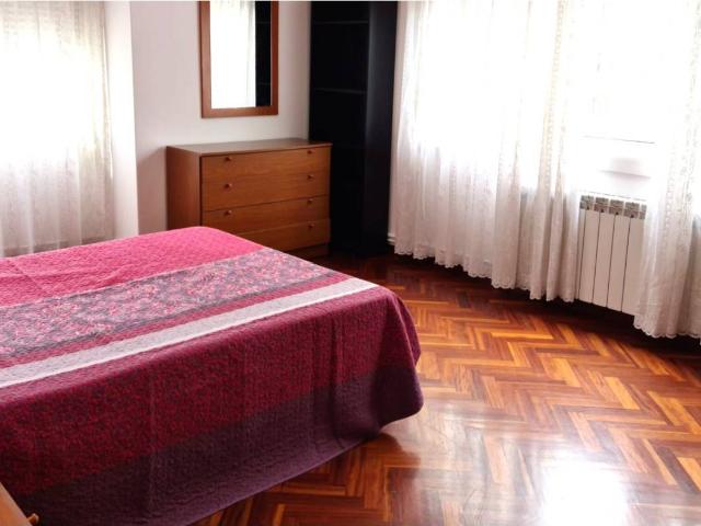 Alquilase piso zona calle Barcelona