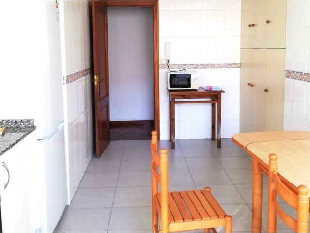 Alquilase piso zona calle Barcelona