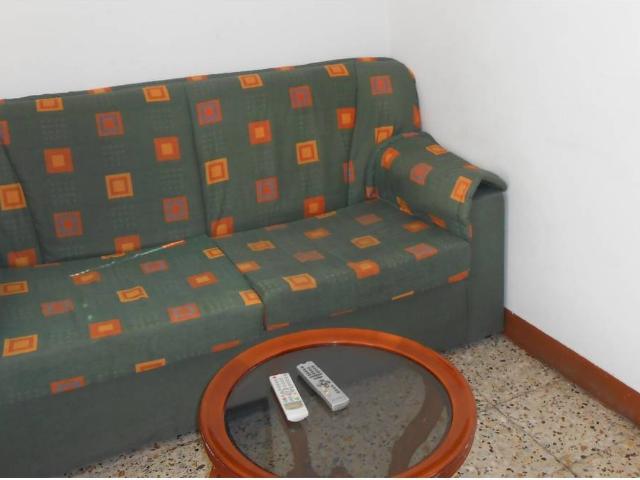 Alquilase piso zona calle Barcelona
