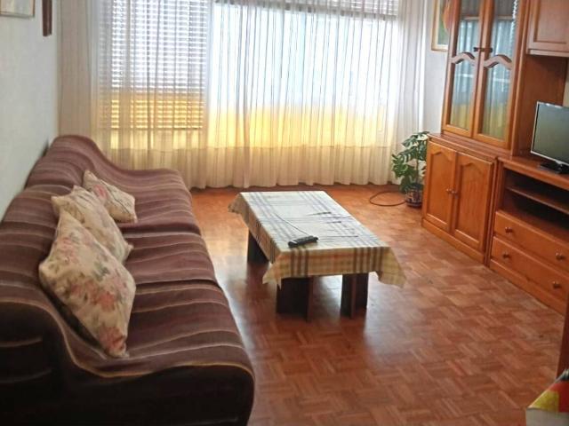 Alquilase piso zona Riazor
