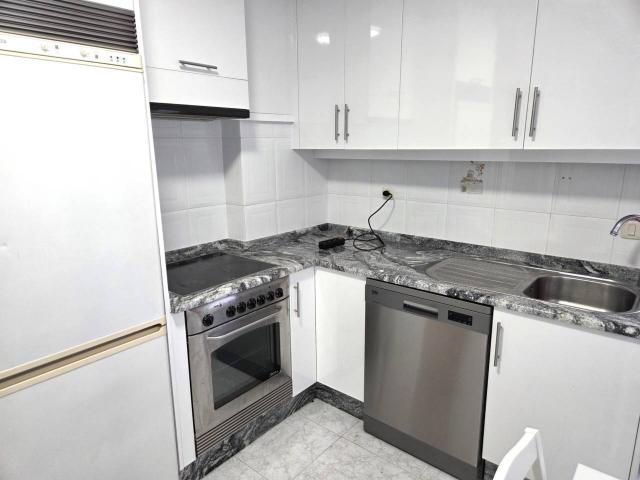 Alquilase piso zona Sada