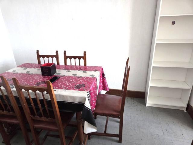Alquilase piso zona Someso