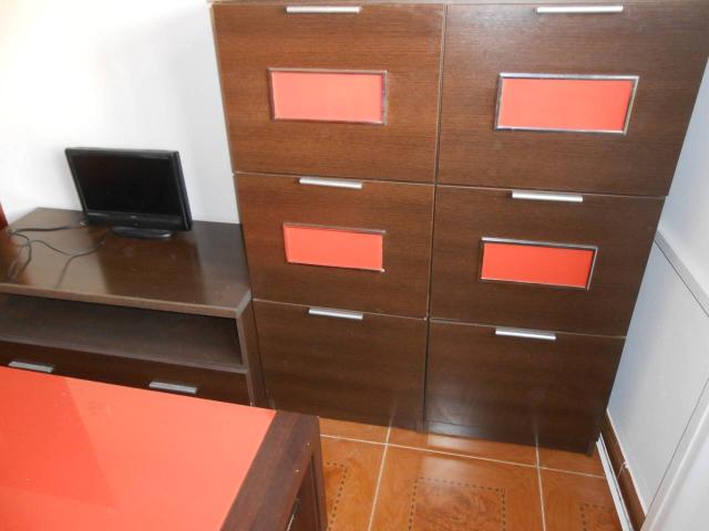 Alquilase piso zona Zalaeta