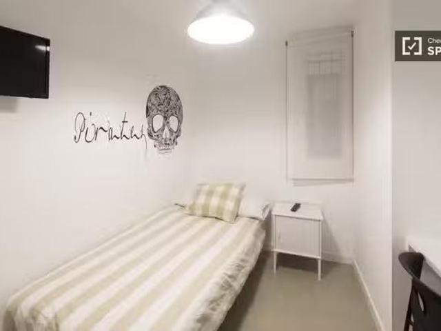 Alquilar una habitación en piso compartido en Puerta del Sol.