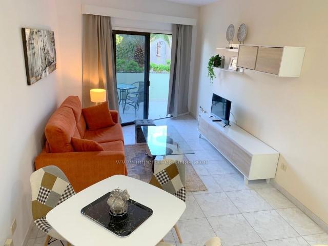 Alquile al lado de la playa, precioso apartamento de 1 dormitorio con piscina!