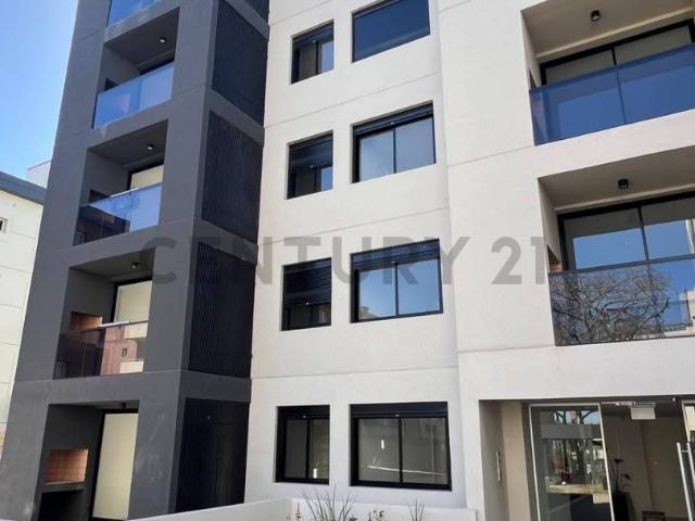 Alquiler. 1 Dorm con balcón, Housing con seguridad