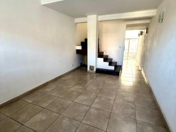 Alquiler 24 meses duplex 3 ambientes con cochera patio y parrilla en san carlos excelente dúplex 3 ambientes a la calle totalmente independiente, ubi