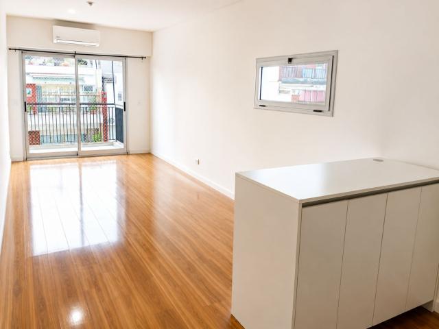 ALQUILER 3 AMBIENTES 4 AÑOS CON BALCON PISO ALTO MUY LUMINOSO PLAZA IRLANDA