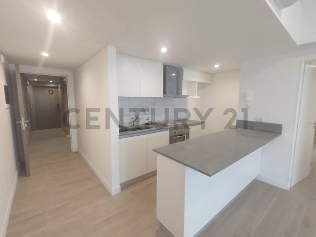 Alquiler 3 ambientes, 2 baños, cochera, apto profesional, a estrenar