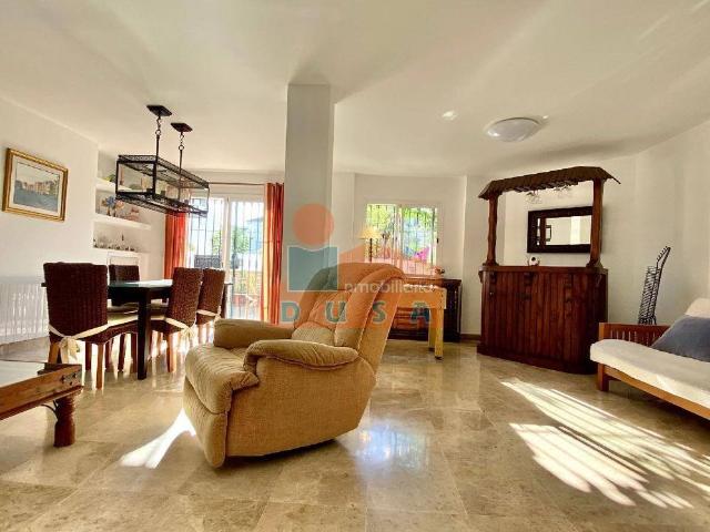 Alquiler | 3.000 €, 250 m²