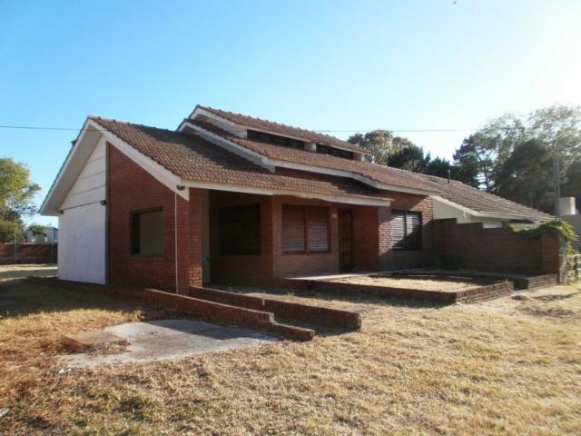 Venta de espectacular Casa 4 ambientes en Aguas Verdes