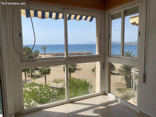 Alquiler vacacional en primera línea de playa con vistas espectaculares