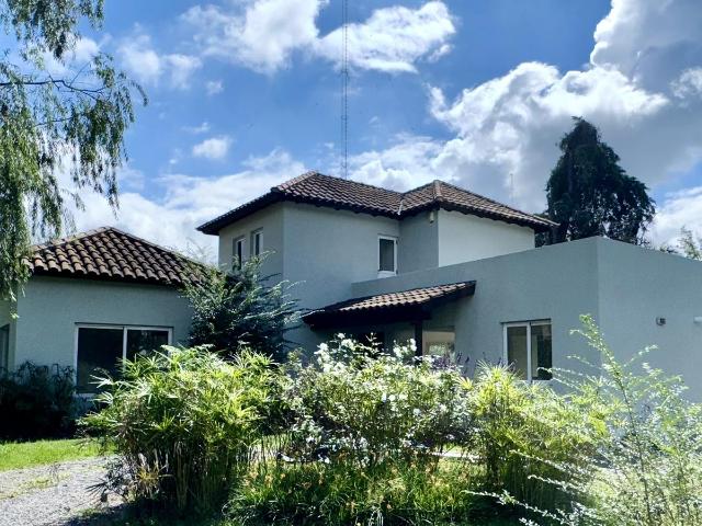 Alquiler Venta Casa en BARRIO CERRADO ALTOS DEL SOL