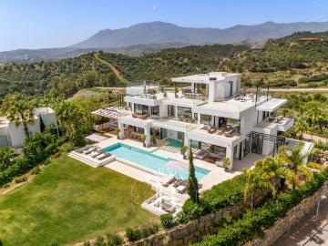 Alquiler Villa de lujo con vistas panorámicas al mar – Servicios tipo hotel