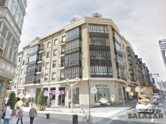 ALQUILER VIVIENDA EN ABANDO CON TRASTERO