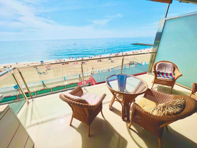 ALQUILER VIVIENDA EN LA PLAYA DE LOS LOCOS FRENTE AL MAR