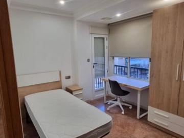 ALQUILER VIVIENDA ESTUDIANTES