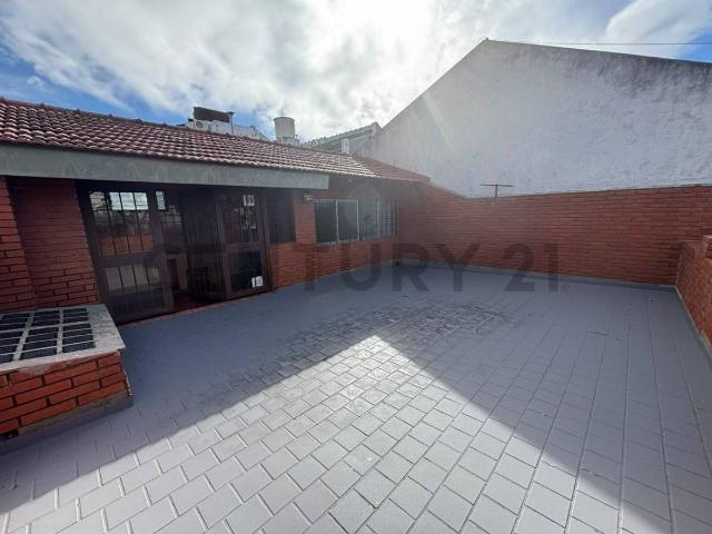 Alquiler vivienda o uso profesional | Entre Av. Cabildo y Av. del Libert