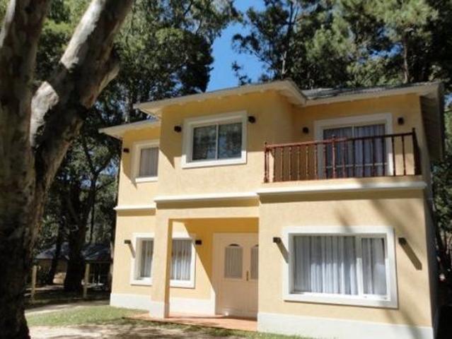 ALQUILER Y VENTA CAPACIDAD MAX 8 PERS