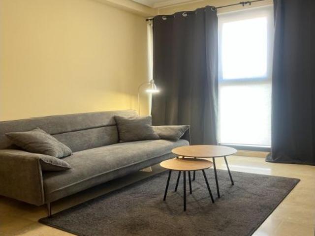 Alquiler Alicante, €1150 mes. Luminoso piso 2 hab + 2 baños + garaje doble. Zona Mercado Central