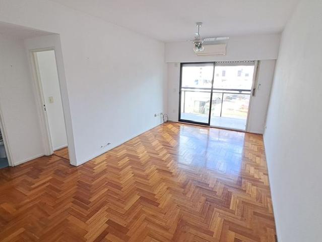ALQUILER AMPLIO 2 AMB C/BALCON AVELLANEDA CENTRO