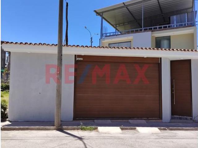 Alquiler Amplio Departamento En Estreno En Urbanización Cerrada, Cerca A Centro De Convenciones Cerro Juli