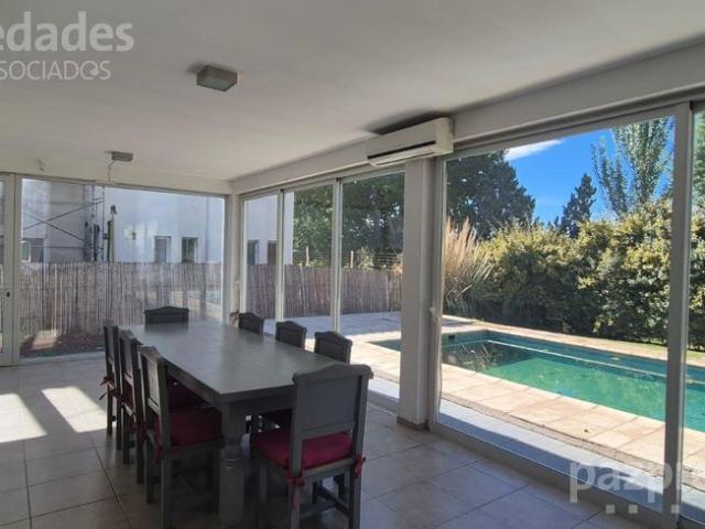 Alquiler amplia casa B Privado Comahue Golf con piscina