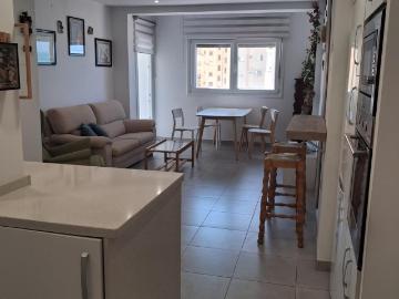 ALQUILER ANUAL A PARTIR DE SEPTIEMBRE: Magnífico piso en 1ª linea de playa