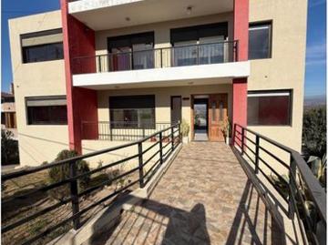 ALQUILER ANUAL | CASA DE CATEGORA 3 DORMITORIOS EN VILLA DEL LAGO