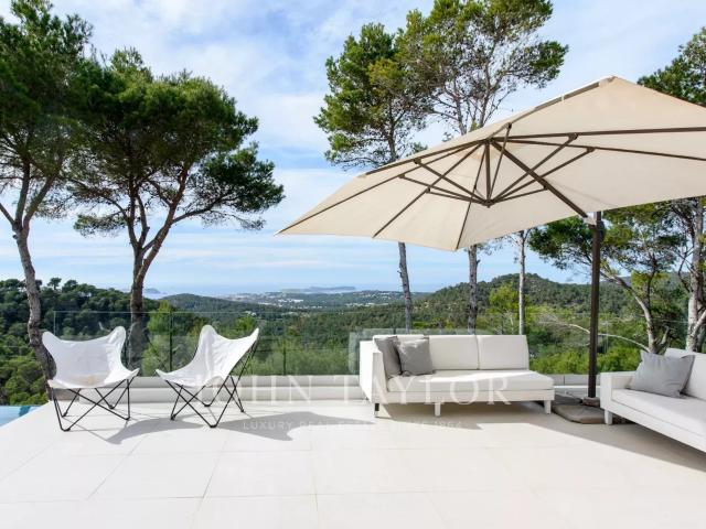 ALQUILER ANUAL MODERNA VILLA CON VISTAS