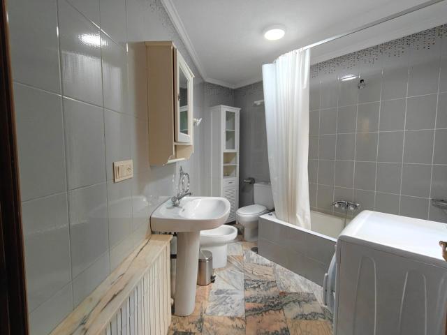 ALQUILER APARTAMENTO CALLE LA RÚA